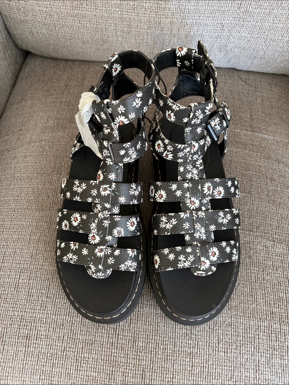 Union Bay, black daisy, print stray, chunky sandals platform